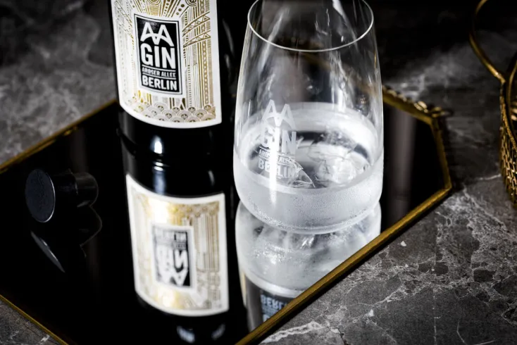 AASPIRITS Gin & Vodka<»AAGIN« Dry Gin im Set mit AAGIN Glas