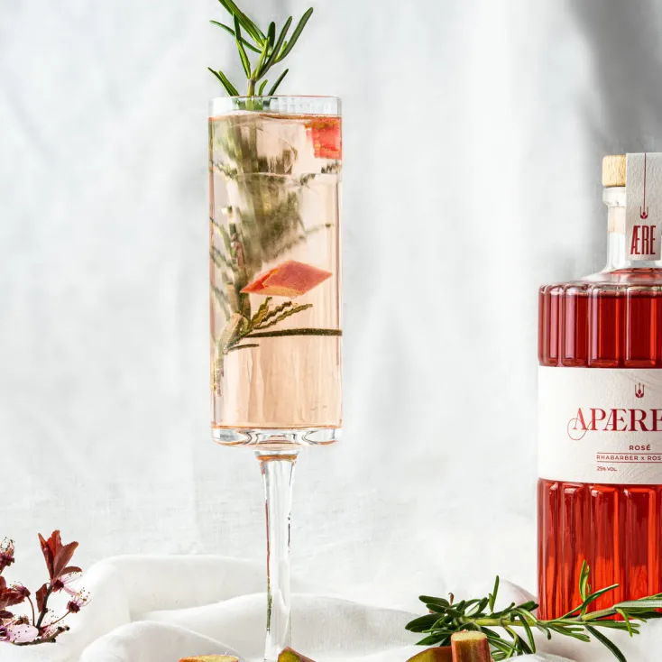 ÆRE Korn Likör & Rum<AERE Aperitif »Rosé«