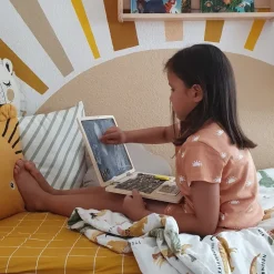 Kinder Small Foot Holzspielzeug<Holz Laptop mit Magnettafel