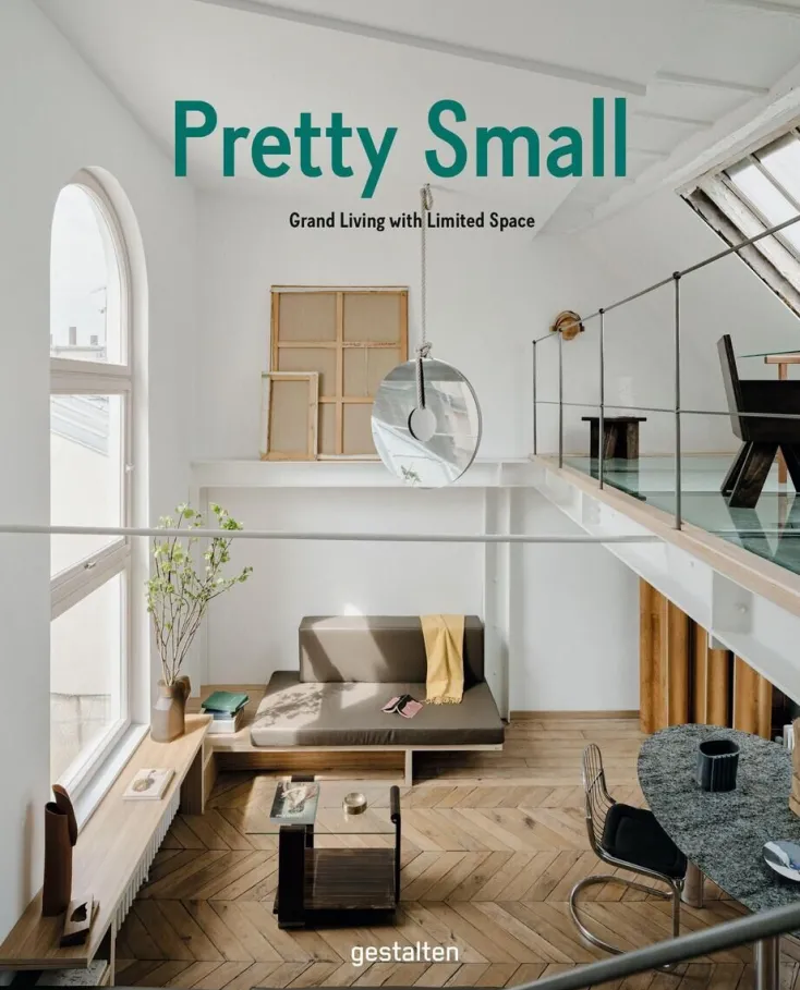 ZEIT Buchhandlung Sachbücher<Pretty Small