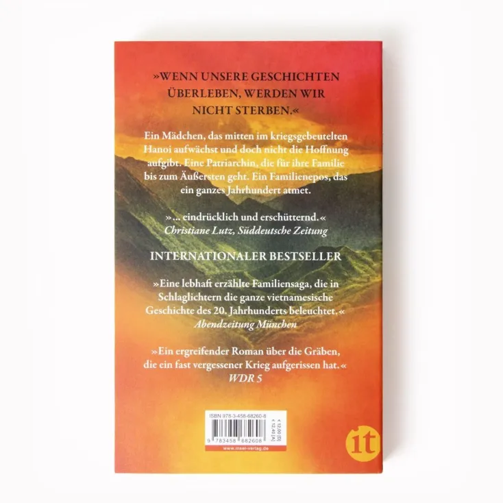 ZEIT Buchhandlung Romane<Que Mai, Nguyen Phan: Der Gesang der Berge