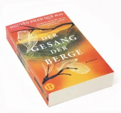 ZEIT Buchhandlung Romane<Que Mai, Nguyen Phan: Der Gesang der Berge