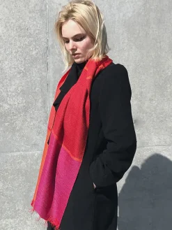 Ulrike Isensee DS Seide<Seidenschal in Rot, Orange und Pink