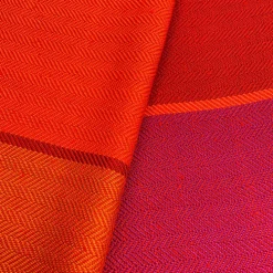 Ulrike Isensee DS Seide<Seidenschal in Rot, Orange und Pink