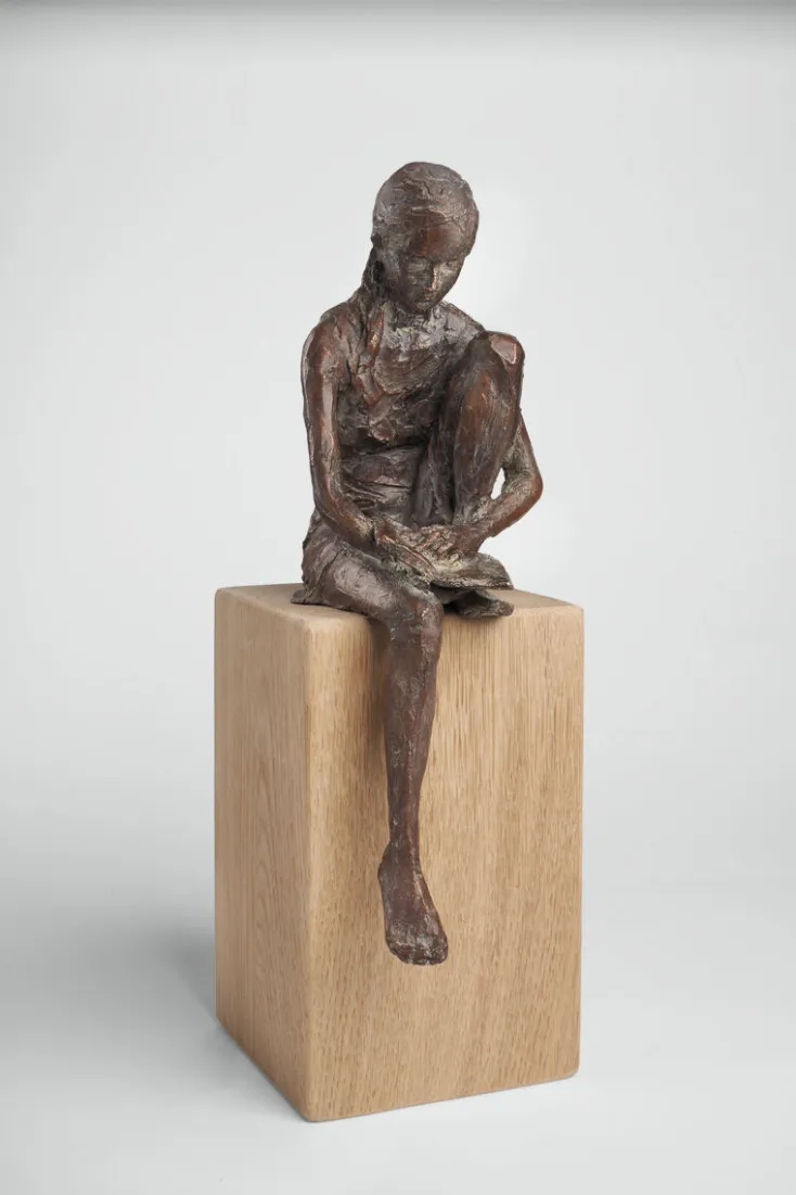 Ars mundi Alle Skulpturen|Bronze<Valerie Otte: »Lesende«