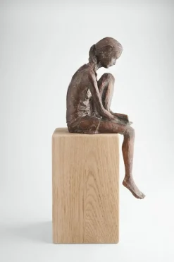 Ars mundi Alle Skulpturen|Bronze<Valerie Otte: »Lesende«
