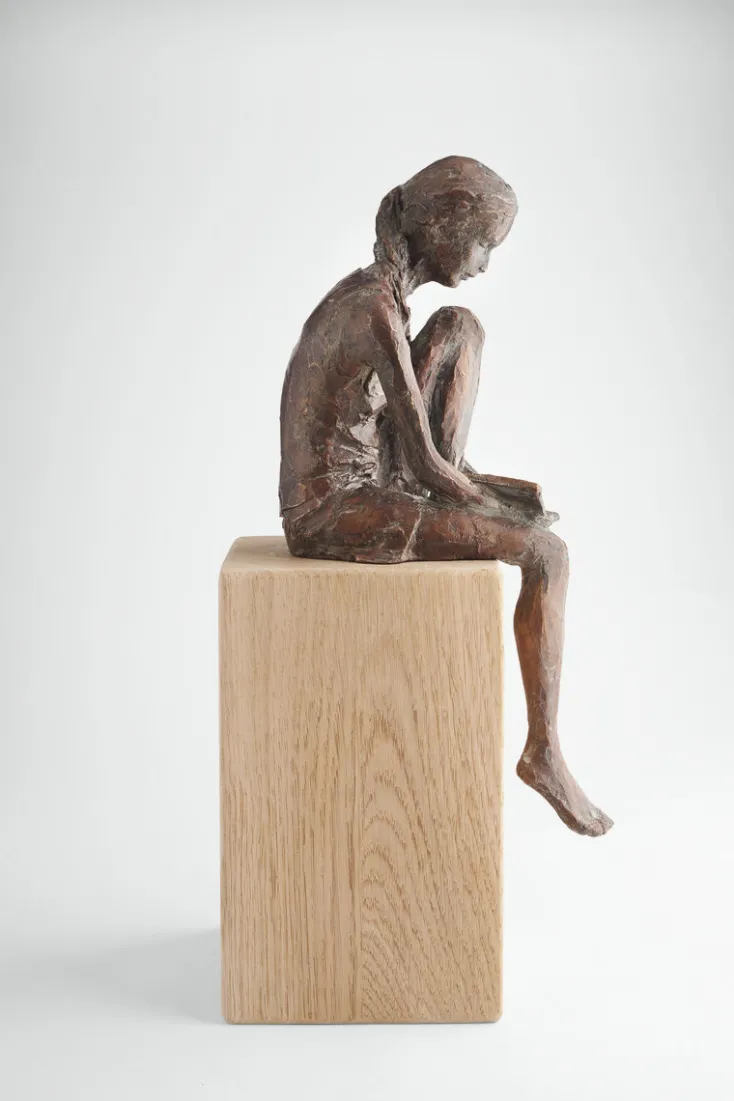 Ars mundi Alle Skulpturen|Bronze<Valerie Otte: »Lesende«