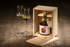 Freiherr von Poschinger Edelbrandmanufaktur Sondereditionen|Korn, Brand, Geist<ZEIT-Sonderedition »Alter Apfel« Edelbrand