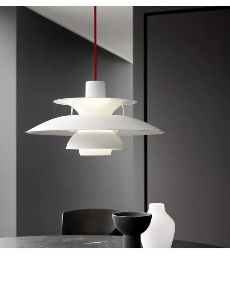 Louis Poulsen Sondereditionen|Pendelleuchten<ZEIT-Sonderedition Pendelleuchte »PH5 Monochrome« in Weiß und Rot